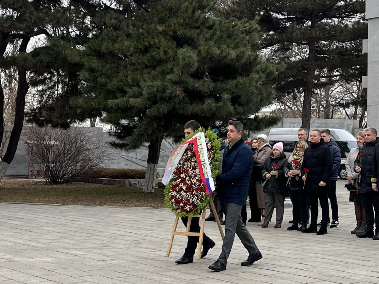 Возложение к мемориалу в Шэньяне