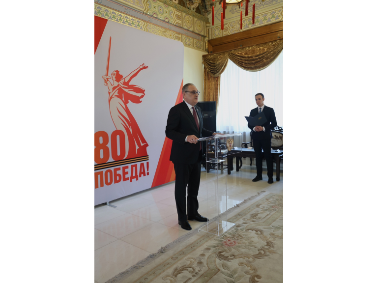 Церемония награждения бывших воспитанников Ивановского интернационального детского дома им. Е.Д.Стасовой юбилейными медалями «80 лет Победы в Великой Отечественной войне 1941 — 1945 гг.» 