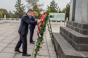 В Китае прошла церемония возложения венков и цветов, посвященная памяти советских воинов