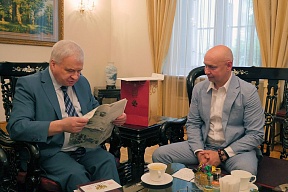 А.И.Денисов провел встречу с директором Современного музея каллиграфии А.Ю.Шабуровым